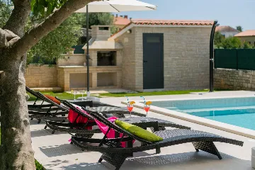 Pool Villa for 6 Guests in Pula, Croatia