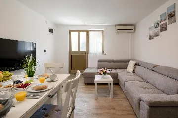1-Bedroom Apartment in Pula for Up to 4 Guests