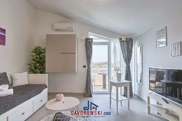 Pula Studio Apartment for 2 Guests with Private Balcony