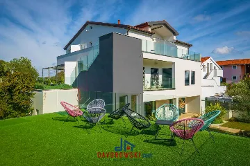 Pula Studio Apartment for 2 Guests with Private Balcony