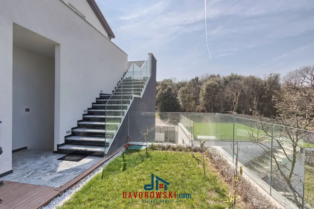 Pula Studio Apartment for 2 Guests with Private Balcony