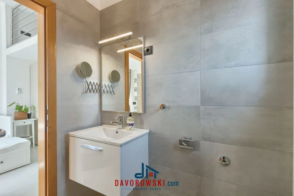Studio Apartment in Pula with Private Balcony