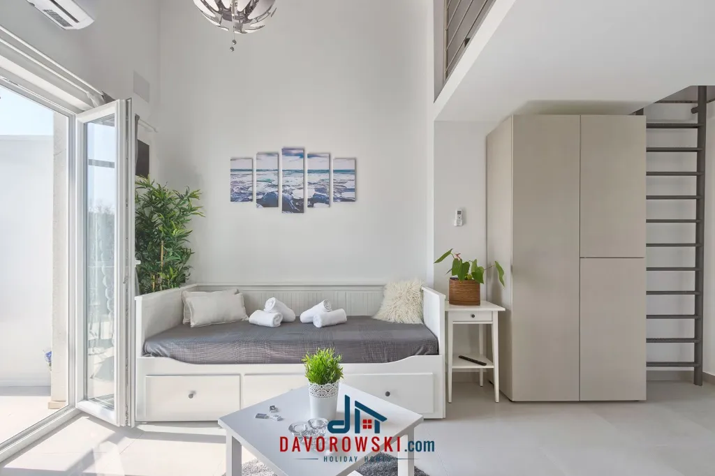 Studio Apartment in Pula with Private Balcony