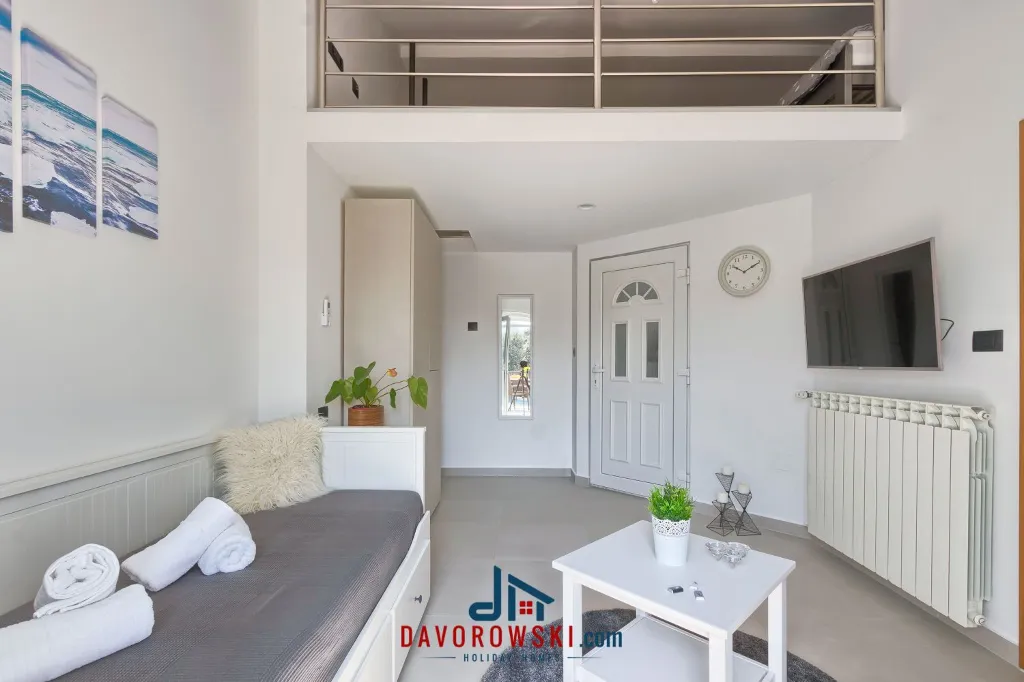 Studio Apartment in Pula with Private Balcony