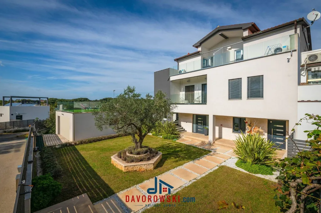 Studio Apartment in Pula with Private Balcony