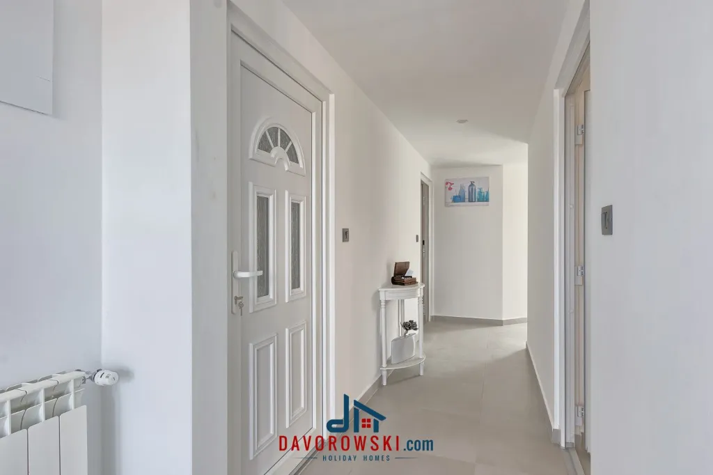 Studio Apartment in Pula with Private Balcony
