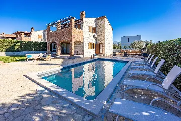 4-Bedroom Villa in Svetvinčenat for 8 Guests