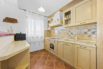 4-Bedroom Villa in Svetvinčenat for 8 Guests