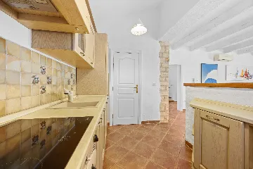 4-Bedroom Villa in Svetvinčenat for 8 Guests