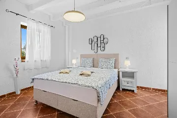 4-Bedroom Villa in Svetvinčenat for 8 Guests