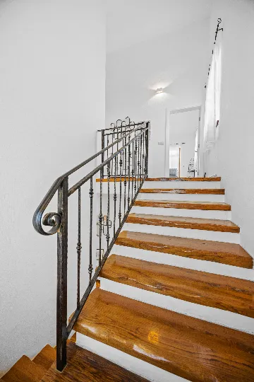 4-Bedroom Villa in Svetvinčenat for 8 Guests