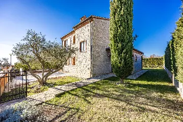 4-Bedroom Villa in Svetvinčenat for 8 Guests