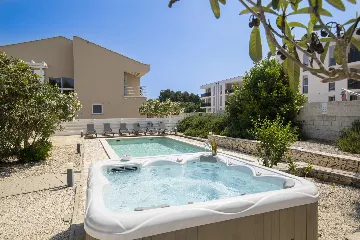 Villa in Ližnjan for 12 Guests near the Adriatic
