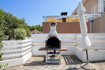 Villa in Ližnjan for 12 Guests near the Adriatic