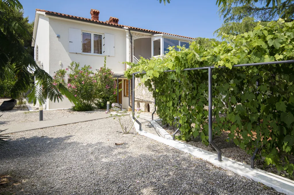 Villa in Ližnjan for 12 Guests near the Adriatic