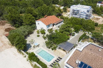 Villa in Ližnjan for 12 Guests near the Adriatic