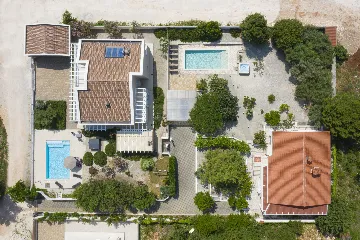 Villa in Ližnjan for 12 Guests near the Adriatic