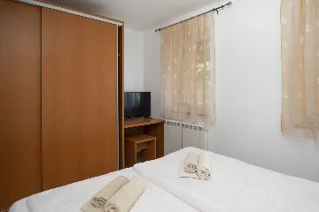 Villa in Ližnjan for 12 Guests near the Adriatic