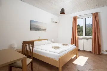 Villa in Ližnjan for 12 Guests near the Adriatic
