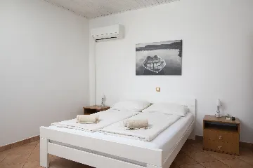 Villa in Ližnjan for 12 Guests near the Adriatic