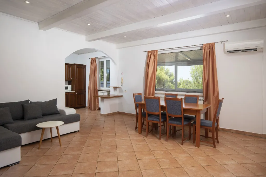 Villa in Ližnjan for 12 Guests near the Adriatic