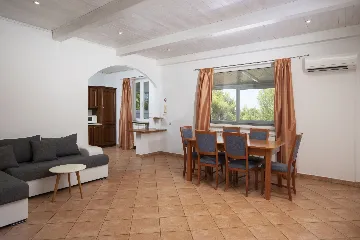 Villa in Ližnjan for 12 Guests near the Adriatic