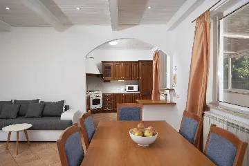 Villa in Ližnjan for 12 Guests near the Adriatic
