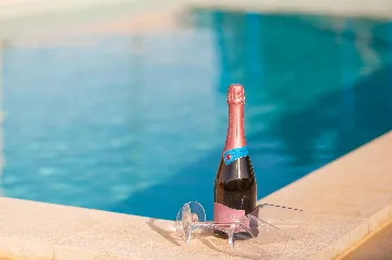 4-Bedroom Villa with Heated Pool near Pula