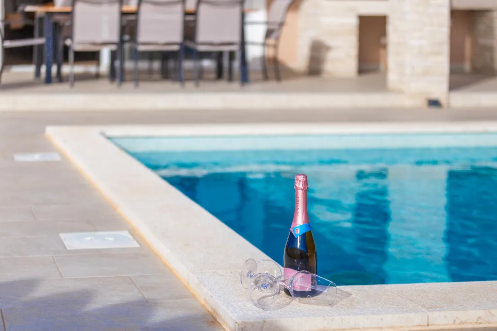 4-Bedroom Villa with Heated Pool near Pula