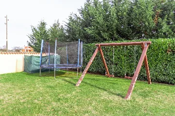 4-Bedroom Villa with Heated Pool near Pula