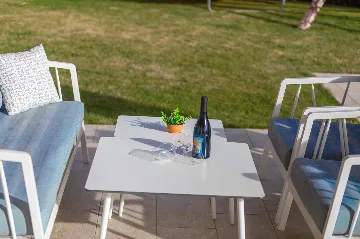 4-Bedroom Villa with Heated Pool near Pula