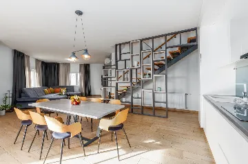 4-Bedroom Villa with Heated Pool near Pula