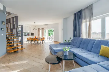 4-Bedroom Villa with Heated Pool near Pula