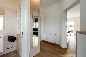 4-Bedroom Villa with Heated Pool near Pula