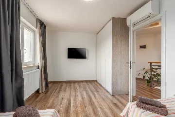 4-Bedroom Villa with Heated Pool near Pula