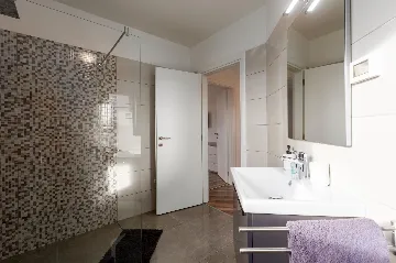 4-Bedroom Villa with Heated Pool near Pula