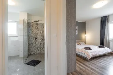 4-Bedroom Villa with Heated Pool near Pula