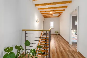 4-Bedroom Villa with Heated Pool near Pula