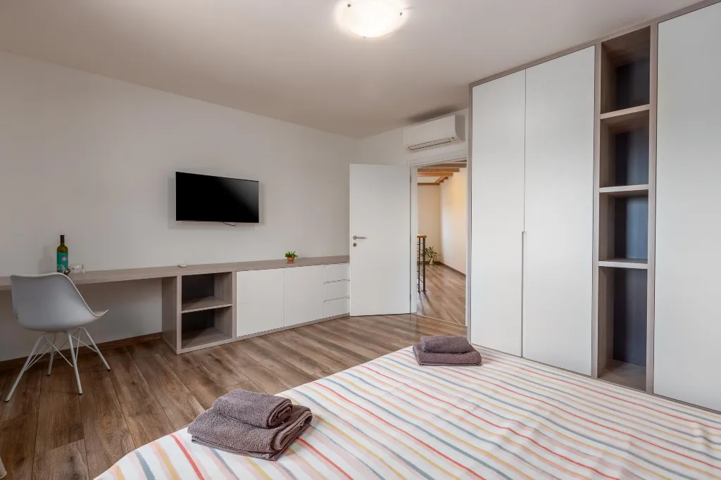 4-Bedroom Villa with Heated Pool near Pula