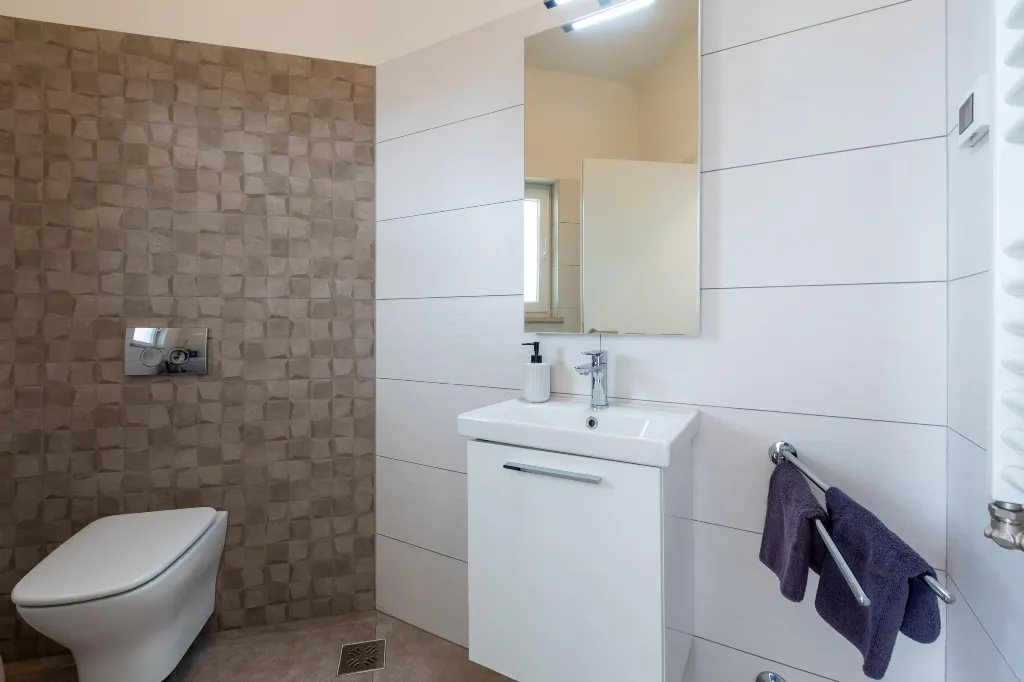 4-Bedroom Villa with Heated Pool near Pula