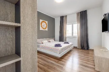 4-Bedroom Villa with Heated Pool near Pula