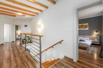 4-Bedroom Villa with Heated Pool near Pula