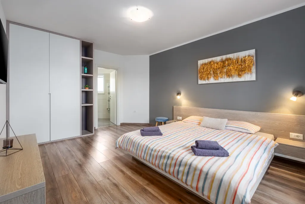 4-Bedroom Villa with Heated Pool near Pula