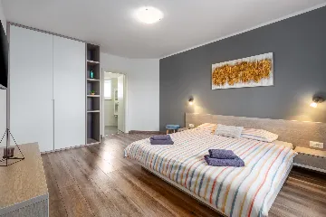 4-Bedroom Villa with Heated Pool near Pula