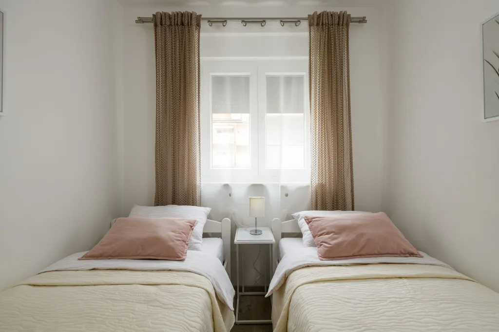 Pula Apartment for 5 Guests with Balcony