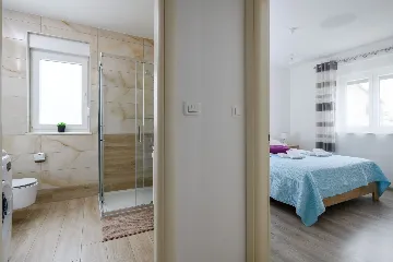 Pula Apartment for 5 Guests with Balcony