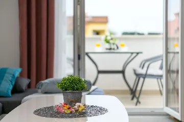 Pula Apartment for 5 Guests with Balcony