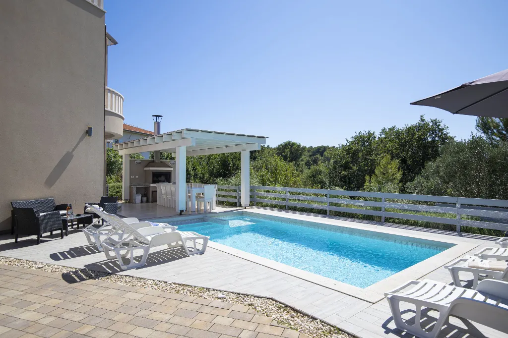 Villa in Premantura for 16 Guests with Private Pool