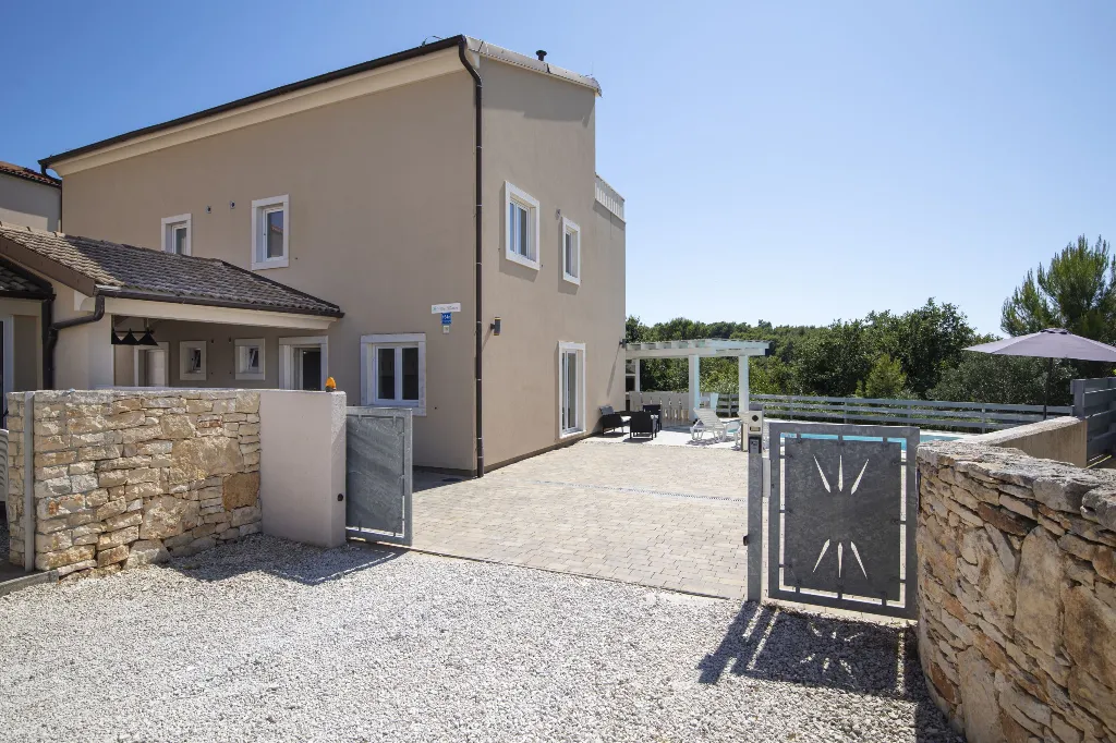 Villa in Premantura for 16 Guests with Private Pool