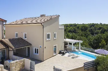 Villa in Premantura for 16 Guests with Private Pool